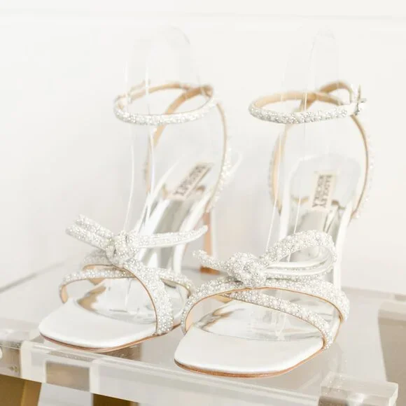 Badgley Mischka Effie White Satin Heels 8.5 Bow Women's Ankle Strap Sandal - Picture 15 of 16